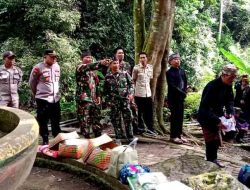 Polres Probolinggo Kawal Kegiatan Adat Mendak Tirta di Air Terjun Madakaripura Jelang Yadnya Kasada