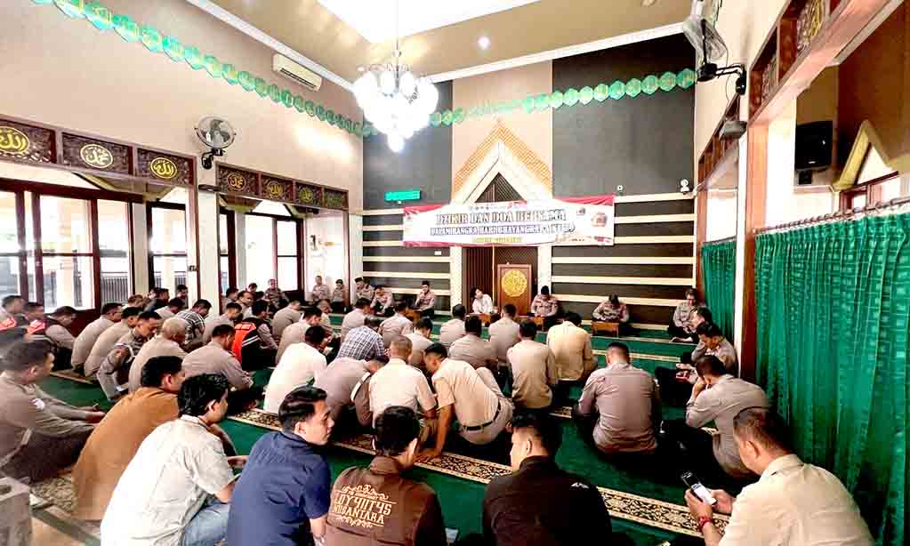 Polresta banyuwangi gelar dzikir dan doa bersama
