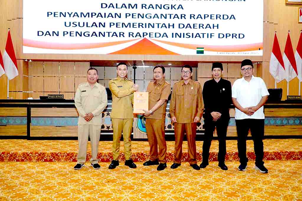 Rapat paripurna dprd lamongan bahas perubahan kua ppas 2025 dan raperda baru