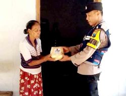 Tanpa Sampah Plastik Polres Magetan Peduli Lingkungan, Pembagian Daging Kurban Gunakan Besek Bambu