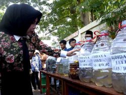 Inovasi Eco Enzim Pemdes Sedatigede Dapat Apresiasi Wabup Sidoarjo