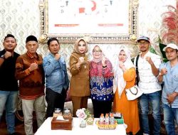 Wabup sidoarjo hj. mimik idayana audiensi dengan pengusaha rumah potong unggas kecamatan taman 3