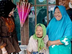 Wabup Sidoarjo Sidak Rumah Mbah Mesna, Lansia Umur 90 Tahun