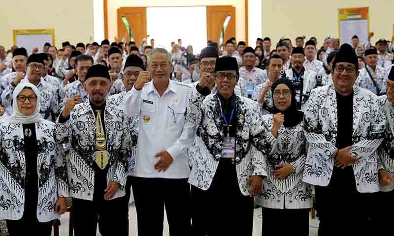Wabup tuban resmi buka konferensi xxiii pgri, tegaskan komitmen pemkab pada pendidikan