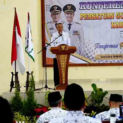 Wabup tuban resmi buka konferensi xxiii pgri, tegaskan komitmen pemkab pada pendidikan 3