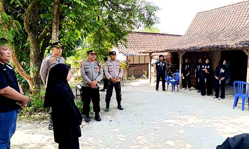 Wakapolres ngawi beri arahan calon warga psht p16 ranting kasreman, pentingnya jaga kamtibmas