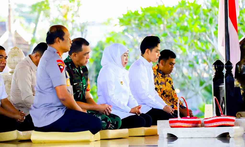 Wapres gibran dan gubernur khofifah ziarah ke makam bung karno
