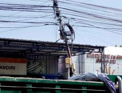 Kabel Liar Cemari Lanskap Pemukiman, Warga Desak Pemerintah Bertindak Tegas