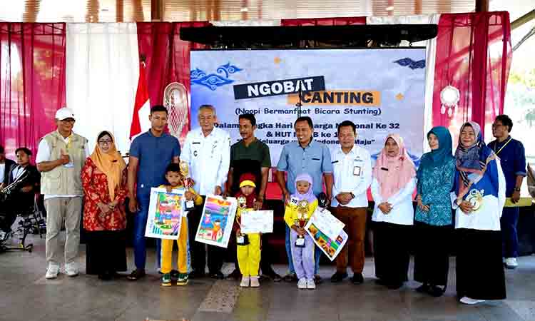 41 ayah turut serta dalam lomba mewarnai, momentum harganas tuban 2025 jadi sorotan