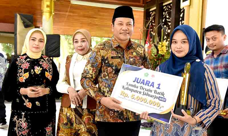 Bupati minta dekranasda sidoarjo terus kembangkan produk kerajinan khas kabupaten sidoarjo