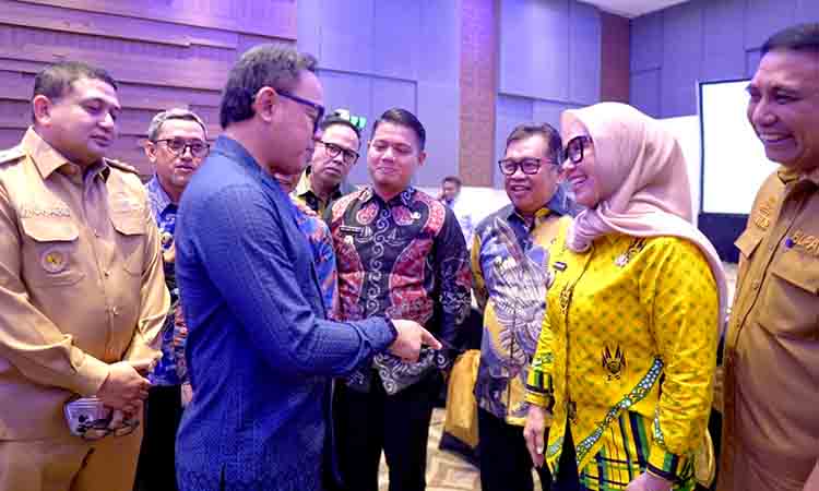Bupati takalar hadiri grand leadership forum