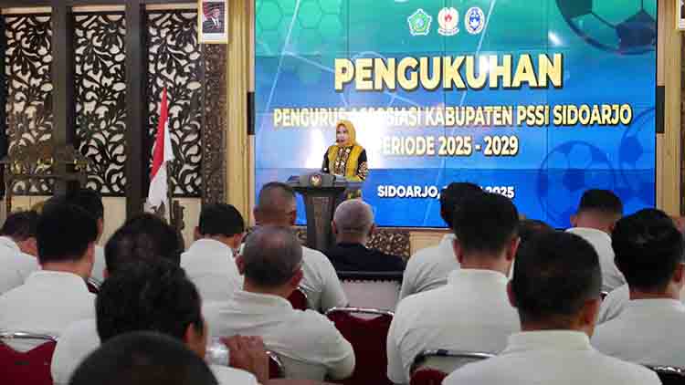 Hadiri pengukuhan pengurus askab pssi