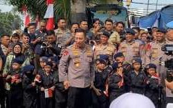 Resmikan SPPG di Mako Brimob Depok, Kapolri Disambut Brimob Cilik