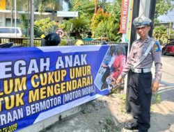 Satlantas Kediri Kota Pasang Banner dan Bagikan Brosur Operasi Patuh Semeru 2025