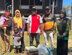 Ketua TP PKK Kabupaten Takalar Salurkan Bantuan Sembako dan Santunan ke Warga Miskin di Desa Laikang