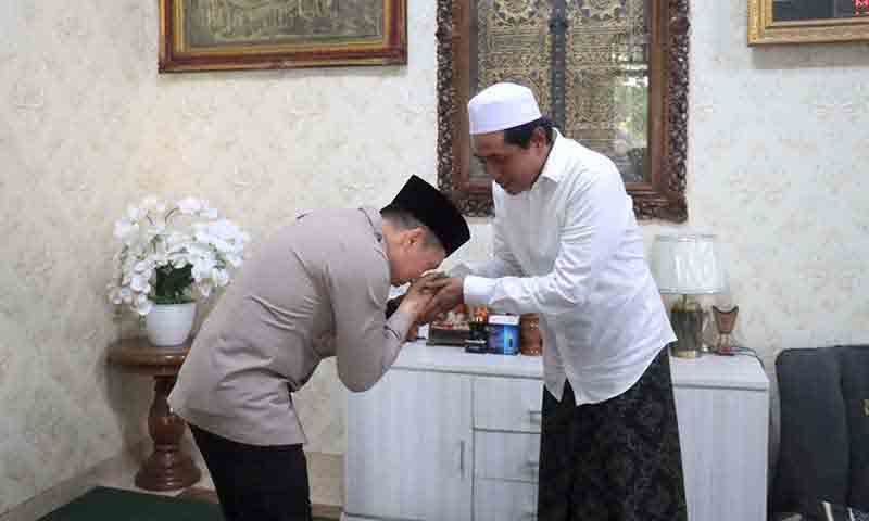 Kapolres bojonegoro sowan ke ponpes sabillunnajah