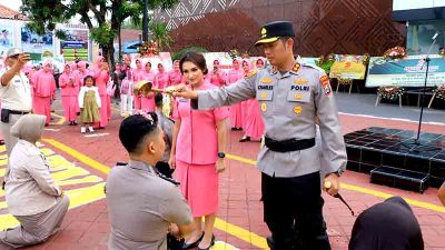 Kapolres Ngawi Pimpin Upacara Kenaikan Pangkat 69 Anggota