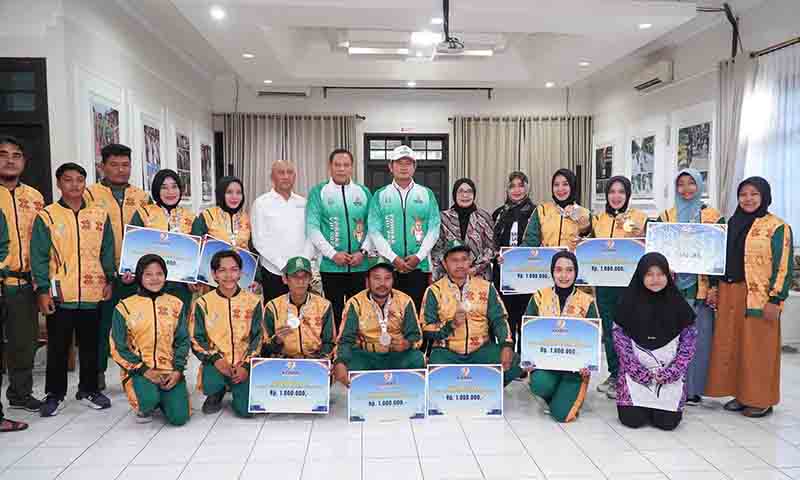 Kontingen kormi ke fornas viii