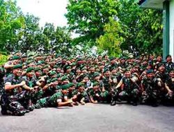 Kunjungan kerja pangkostrad, tanamkan nilai positif di yonarmed 12 kostrad 3