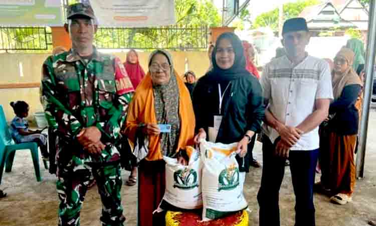 Pemerintah desa moncongkomba salurkan bantuan beras untuk 373 keluarga