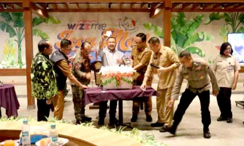 Pemkab gresik berikan hadiahkepada wajib paja