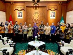 Perkuat Kolaborasi, Kakanwil Imigrasi Jatim Kenalkan Inovasi Digital ke Gubernur Khofifah