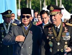 Presiden dan Kapolri Kenakan Bintang Bhayangkara Utama di HUT Bhayangkara ke-79, TNI-Polri Teguhkan Komitmen Melayani Rakyat