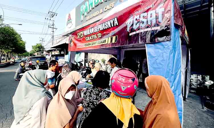 Ramah berbagi makan grastis untuk masyarakat ngawi