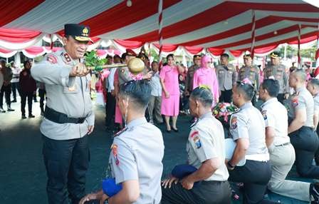 Sebanyak 2.967 personel polda jatim naik pangkat di hari bhayangkara ke 79