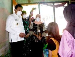 Sidak pasien tb, bupati subandi bantu pengobatan sekaligus bantu bedah rumah lewat program rtlh 3