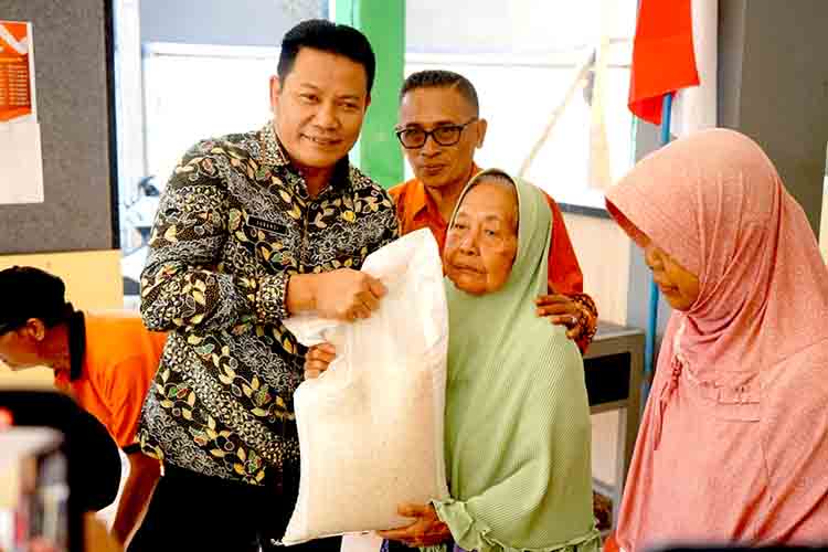 Sidoarjo mendapatkan 80 ton bantuan pangan beras