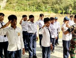 Tanamkan Karakter Kedisiplinan, Satgas TMMD 125 Bojonegoro bekali Pelajar dengan Wasbang dan PBB