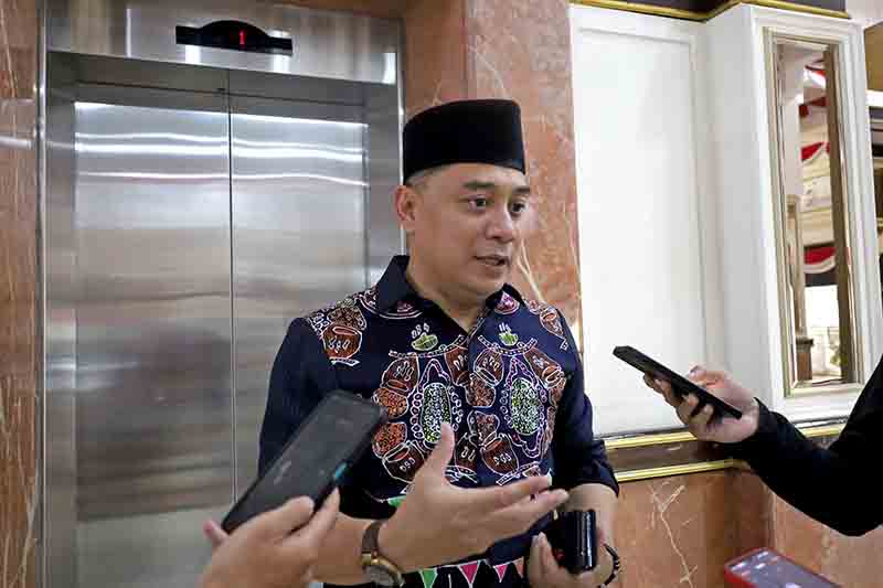 Dok. wali kota surabaya eri cahy