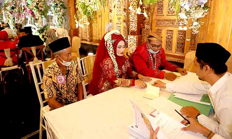 285 pasangan di surabaya ikuti isbat nikah massal