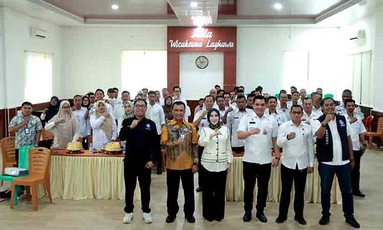 Buka seminar hukum