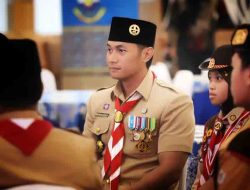 Bupati Tuban Dianugerahi Lencana Darma Bakti atas Dedikasi terhadap Gerakan Pramuka