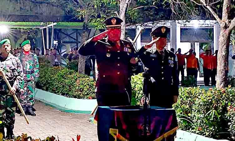 Dandim ngawi pimpin apel kehormatan dan renungan suci