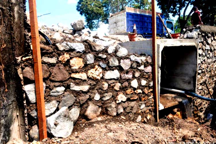 Diduga tak sesuai spek, proyek tpt dan gorong gorong ruas babat–jombang memicu kontroversi 2