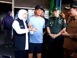 Gubernur Jatim Tinjau Distribusi Beras SPHP di Pasar Larangan Sidoarjo, Pastikan Ketersediaan untuk Masyarakat