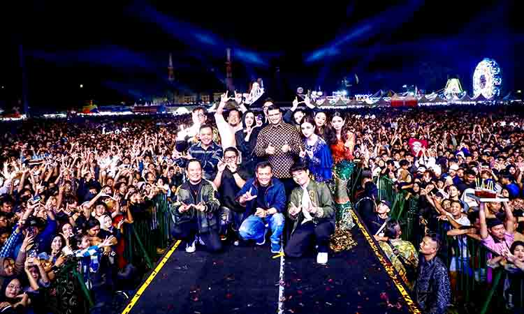 Hari jadi ke 403 kabupaten pekalongan gubernur ahmad luthfi serukan persatuan warga