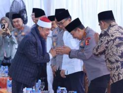 Kapolri Hadiri Haul Pondok Bubtet Pesantren di Cirebon, Ulama dan Polri saling Melengkapi