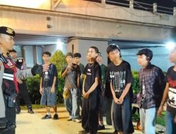 Sat Samapta Polres Kediri Kota Gencarkan Patroli Jalan Kaki dan Edukasi Warga, Pentingnya Jaga Peninggalan Sejarah Jembatan Lama “Brug Over Den Brantas te Kediri”