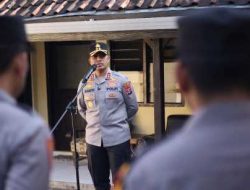 Kapolres Kediri Pimpin Apel Pagi di Polsek Pare
