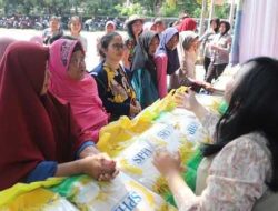 1,5 Ton Beras Murah di Plemahan Ludes dalam Satu Jam, Kapolres Kediri: Tambah Stok 5 Ton