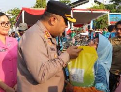Sambut HUT Kemerdekaan RI ke-80, Polres Tuban Salurkan Bantuan Beras untuk Warga Kurang Mampu