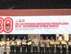 Apel Pagi Polres Kediri Dimeriahkan Penyerahan Hadiah Lomba Kemerdekaan