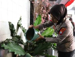 Sambut HUT ke-77, Polwan Polresta Malang Kota Gelar Bakti Religi di Sejumlah Tempat Ibadah