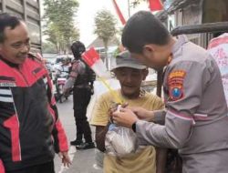 Polres Jember Tebar Kebaikan di Hari Kemerdekaan, Berbagi Makanan Bergizi Gratis Untuk Kaum Rentan