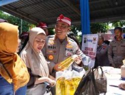 Wakapolri Beri Perhatian Khusus Kepada Biarawati dan Lansia Saat Bakti Sosial di Polsek Genuk