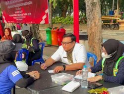 Polwan Polres Bojonegoro Gelar Bakti Kesehatan di CFD, Warga Antusias Serbu Layanan Gratis